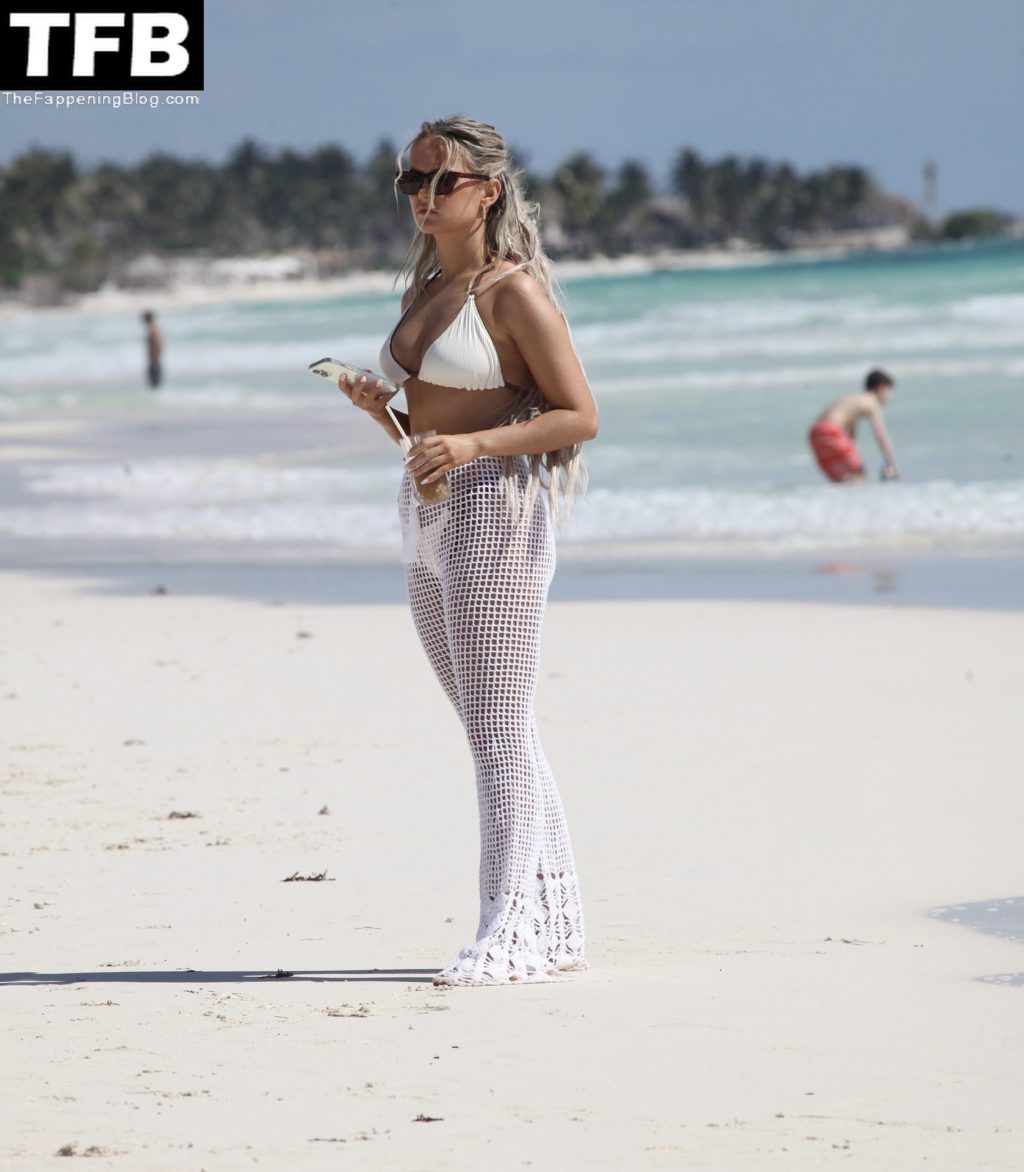 Molly Mae Hague Sexy The Fappening Blog 45 1024x1172 - Molly-Mae Hague Shows Off Her Curves on the Beach in Mexico (58 Photos)