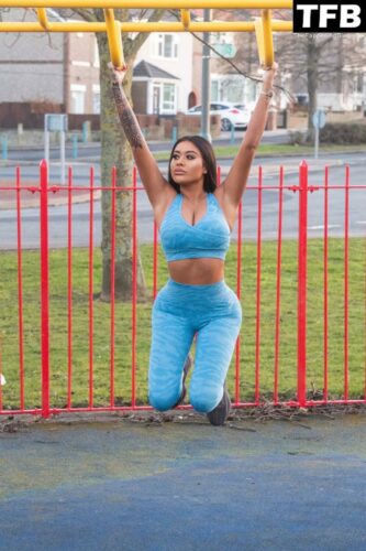 Nikita Jasmine Sexy The Fappening Blog 1 1024x1536 333x500 - Nikita Jasmine Shows Off Her Amazing Bum as She Works Out at a Local Park in Newcastle (7 Photos)