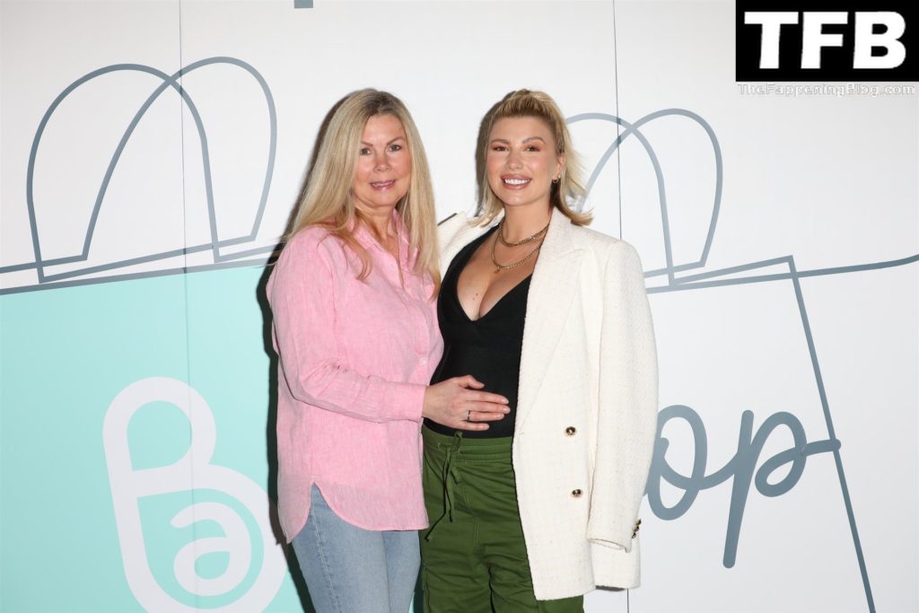 Olivia Bowen Sexy The Fappening Blog 37 1024x683 - Pregnant Olivia Bowen Attends The Baby Show at ExCel in London (74 Photos)