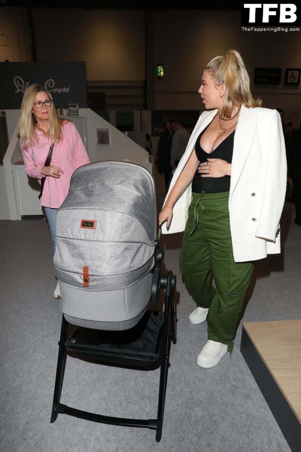 Olivia Bowen Sexy The Fappening Blog 45 1024x1536 - Pregnant Olivia Bowen Attends The Baby Show at ExCel in London (74 Photos)